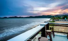 ที่พักติดทะเล กอดทะเลรีสอร์ท จันทบุรี ต. ตะกาดเง้า อ. ท่าใหม่ จ. จันทบุรี