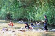 ร่วมสร้างกุศลเทพื้นโรงครัวที่-สำนักสงฆ์แม่น้าน้อย-เทปูน-แม่น้ำน้อย